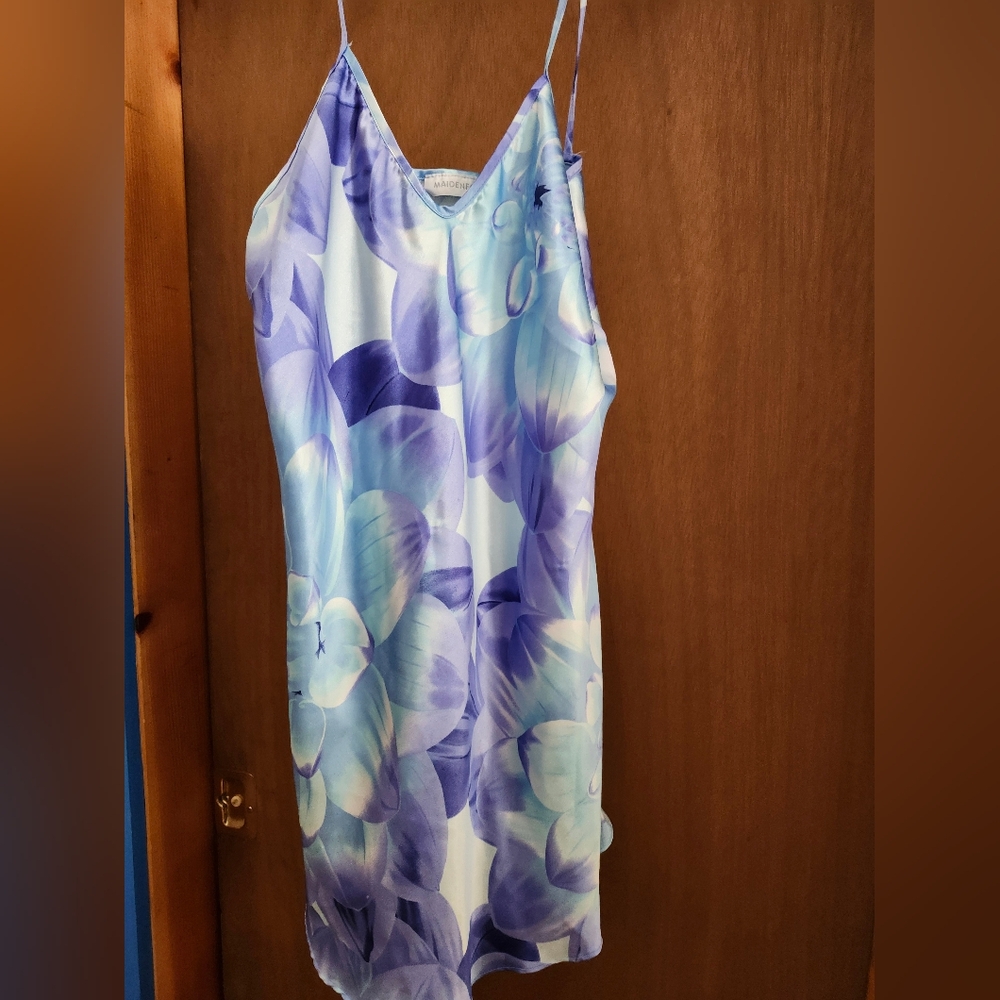 Maidenform silky nightwear